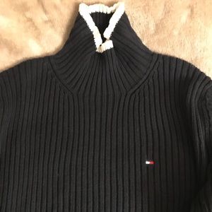 Women’s size Large Tommy Hilfiger sweater